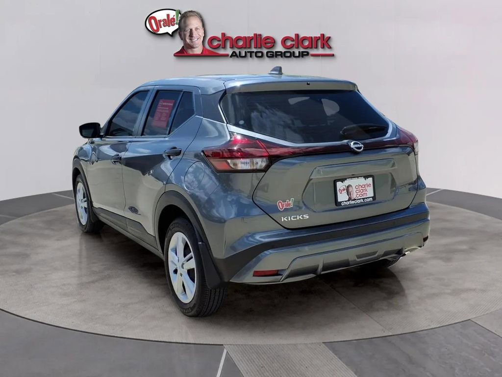 Used 2025 Nissan Kicks Play S image 3
