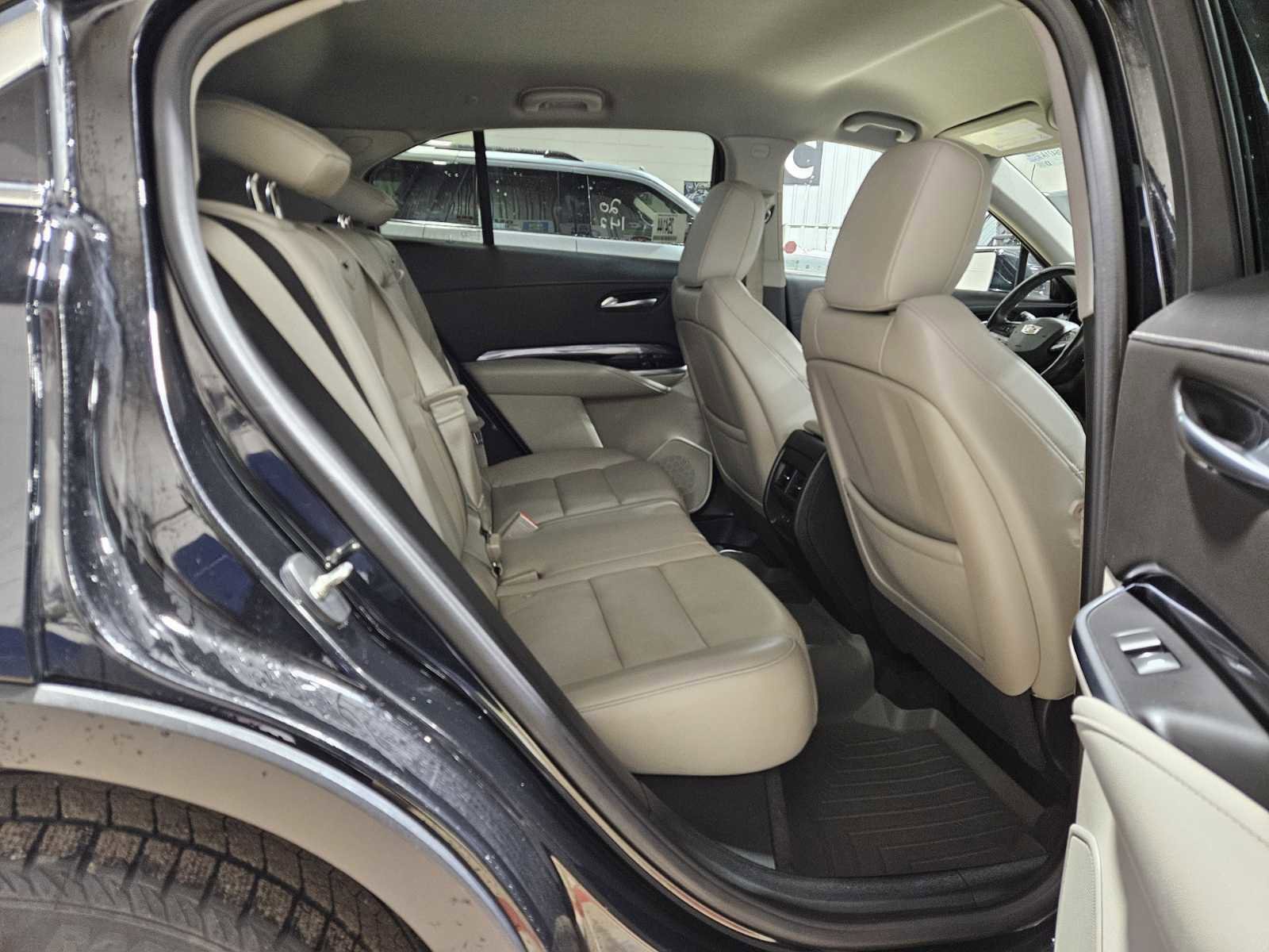 Used 2020 Cadillac XT4 Luxury AWD/4WD image 9