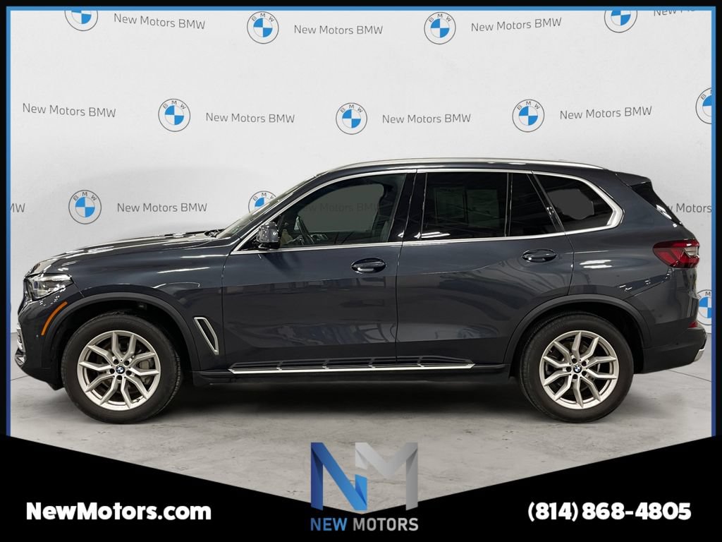 Used 2022 BMW X5 xDrive40i w/ Premium Package AWD/4WD image 2