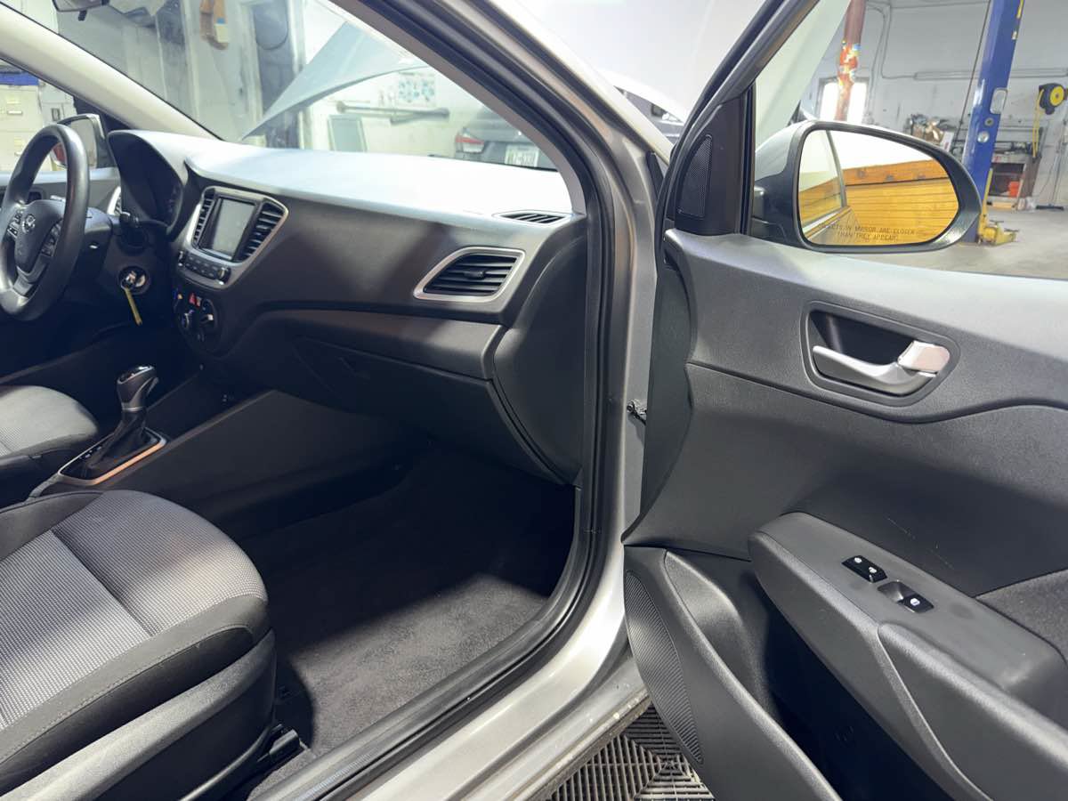 Used 2021 Hyundai Accent SEL w/ Cargo Package FWD image 27