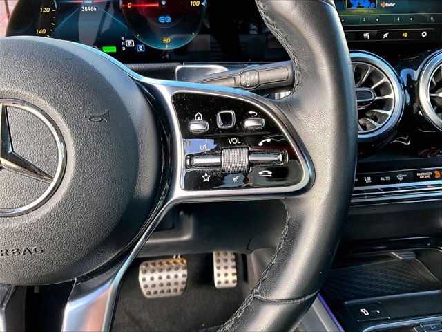 Used 2023 Mercedes-Benz EQB 300 4MATIC image 20