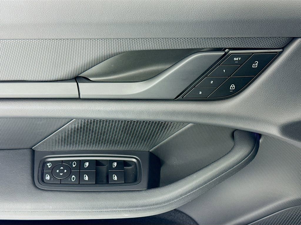 Certified 2022 Porsche Taycan image 11