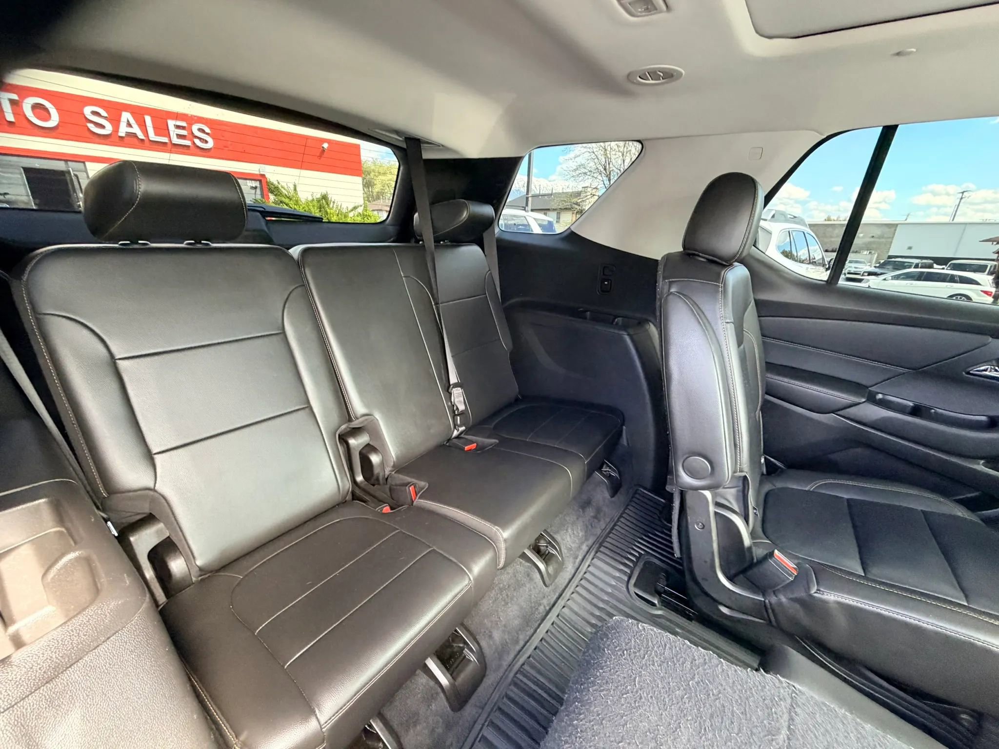 Used 2021 Chevrolet Traverse Premier w/ Redline Edition AWD/4WD image 21