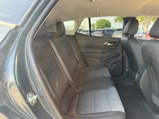 Used 2025 Chevrolet Trax LT FWD image 32