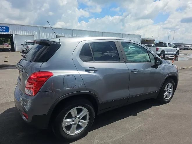 Used 2020 Chevrolet Trax LS w/ Tint and Cruise Package FWD image 4