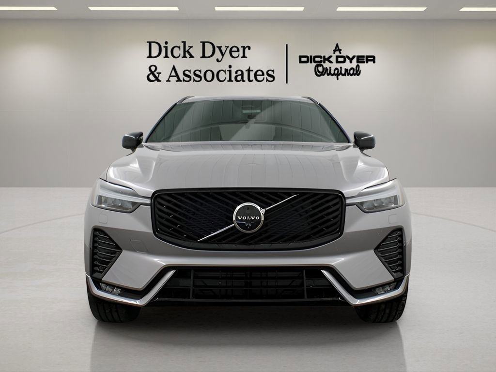 New 2026 Volvo XC60 B5 Plus w/ Protection Package Premier AWD/4WD image 8
