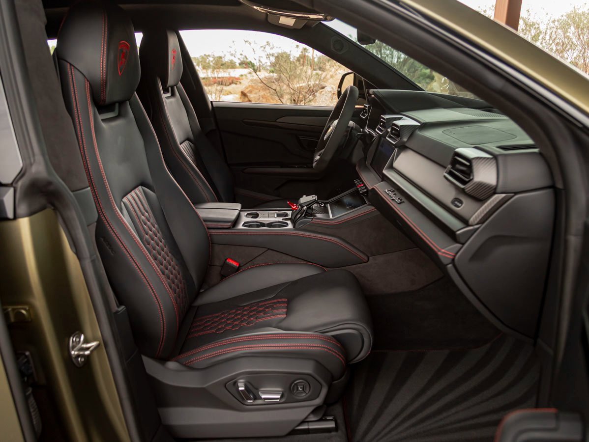 Used 2025 Lamborghini Urus SE image 26