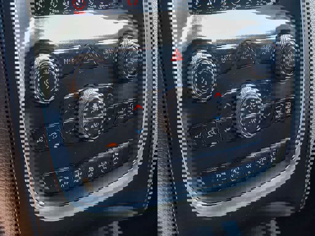 Used 2019 Dodge Durango SXT image 19