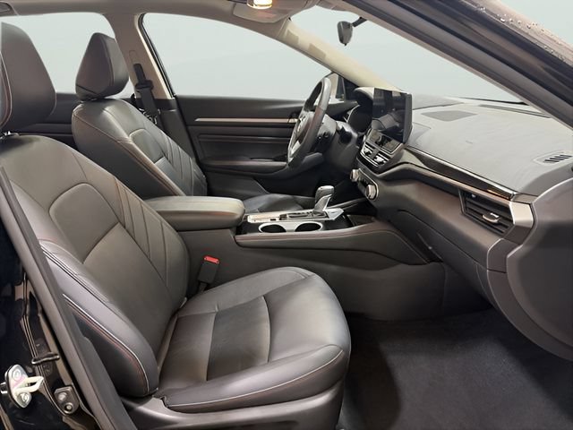 Used 2023 Nissan Altima 2.5 SR w/ SR Premium Package AWD/4WD image 10