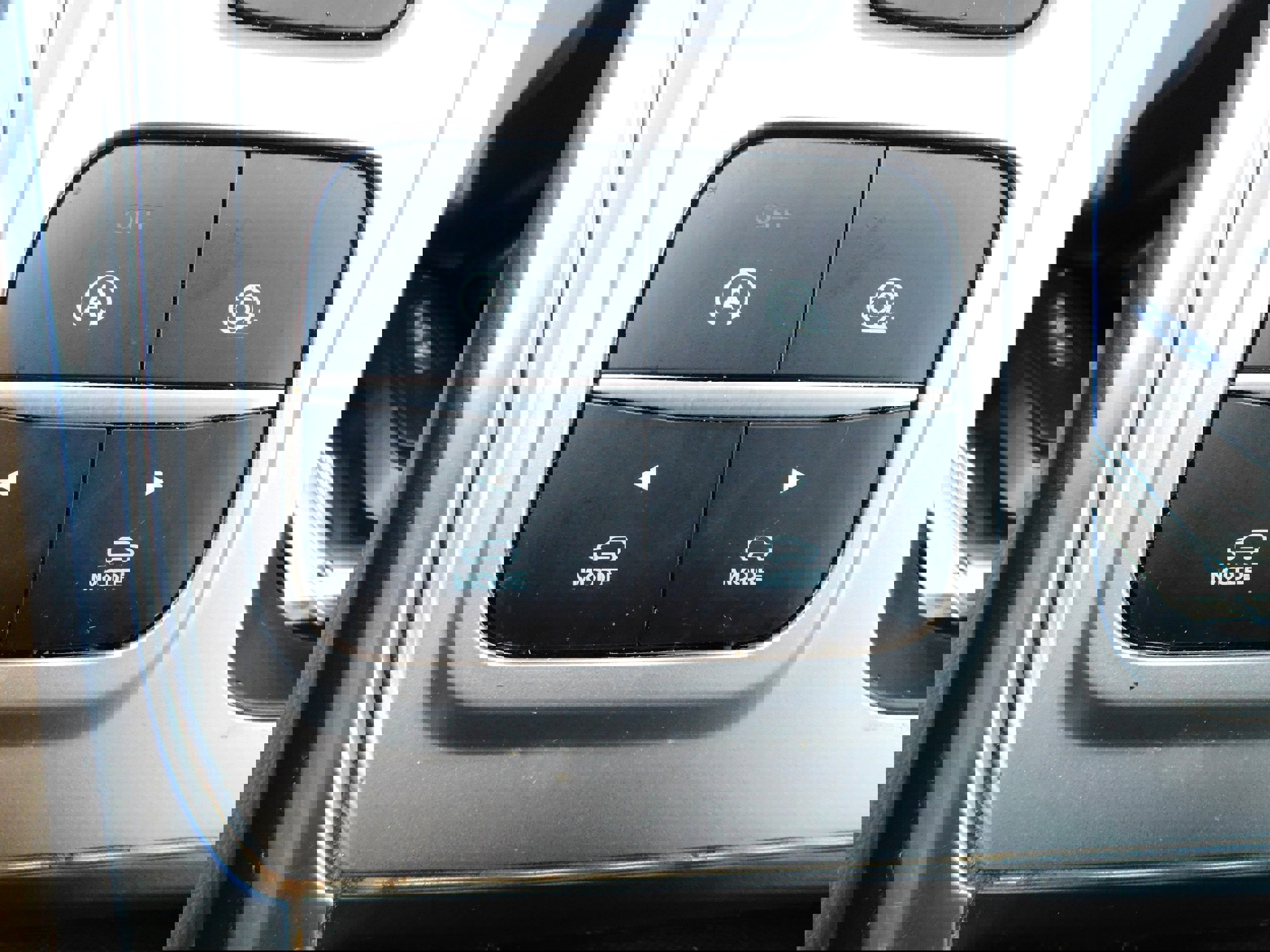 Used 2020 Ford Explorer XLT w/ Equipment Group 202A image 19