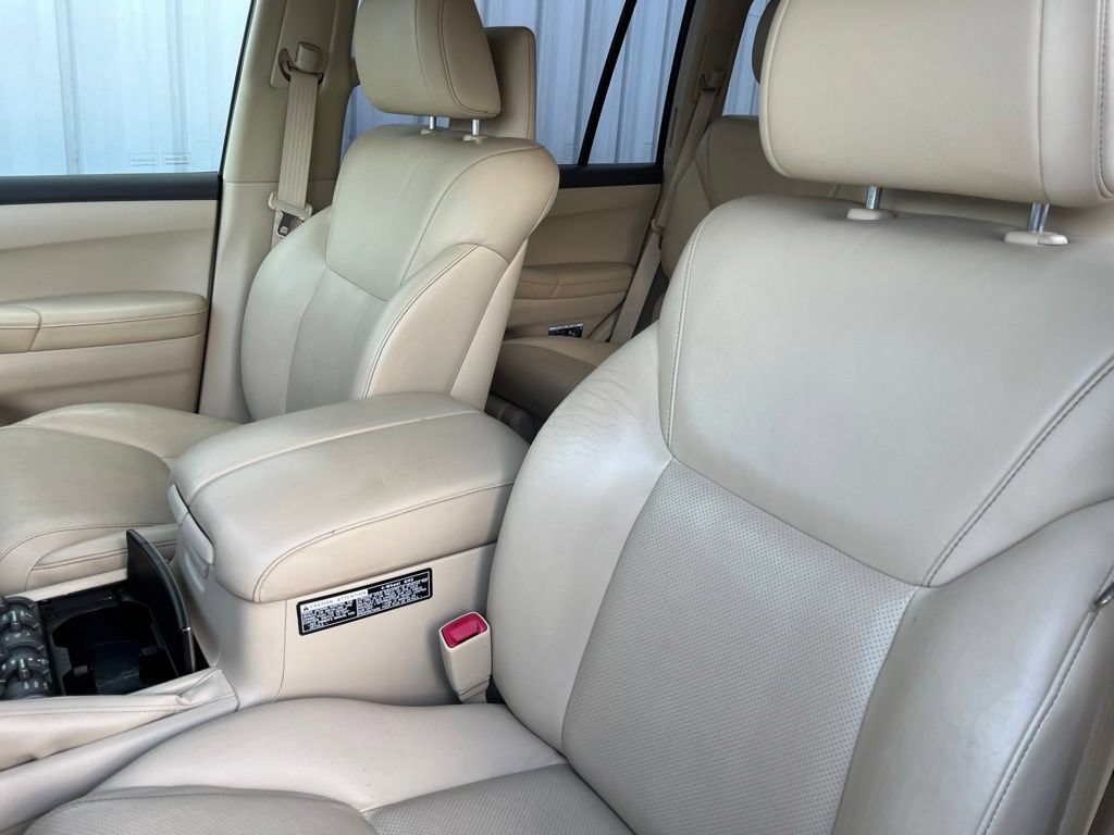 Used 2014 Lexus LX 570 4WD w/ Luxury Package image 4