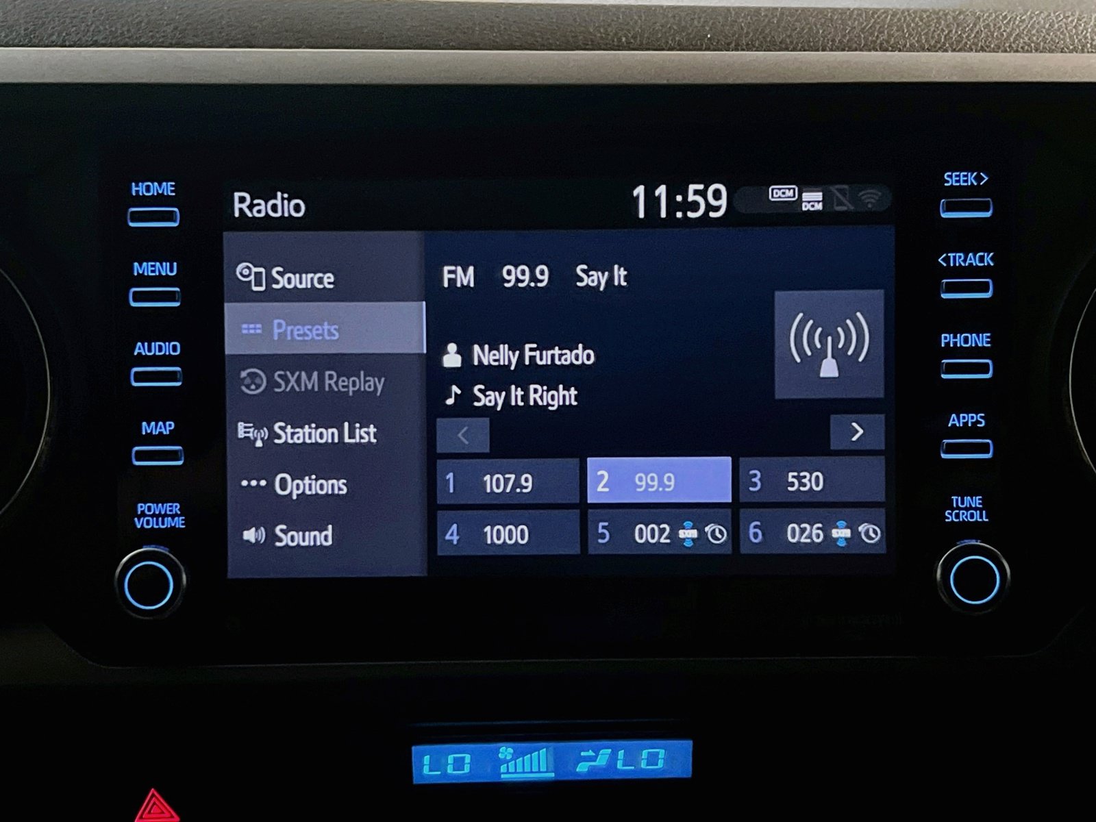 Used 2021 Toyota Tacoma TRD Sport w/ Technology Package AWD/4WD image 10