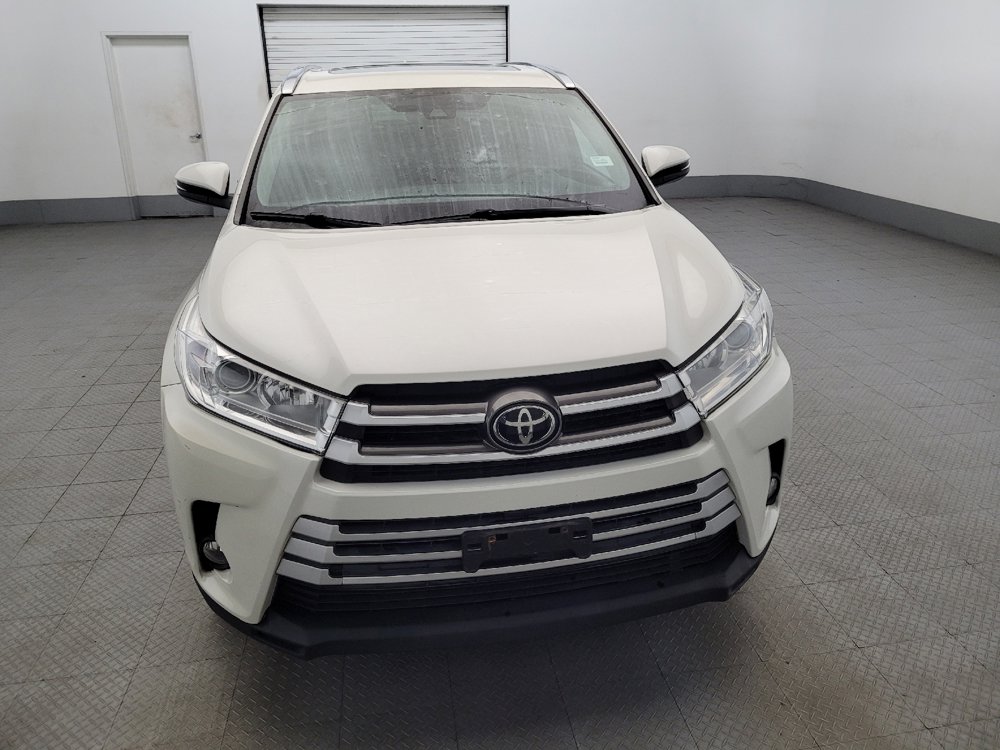 Used 2019 Toyota Highlander XLE image 14