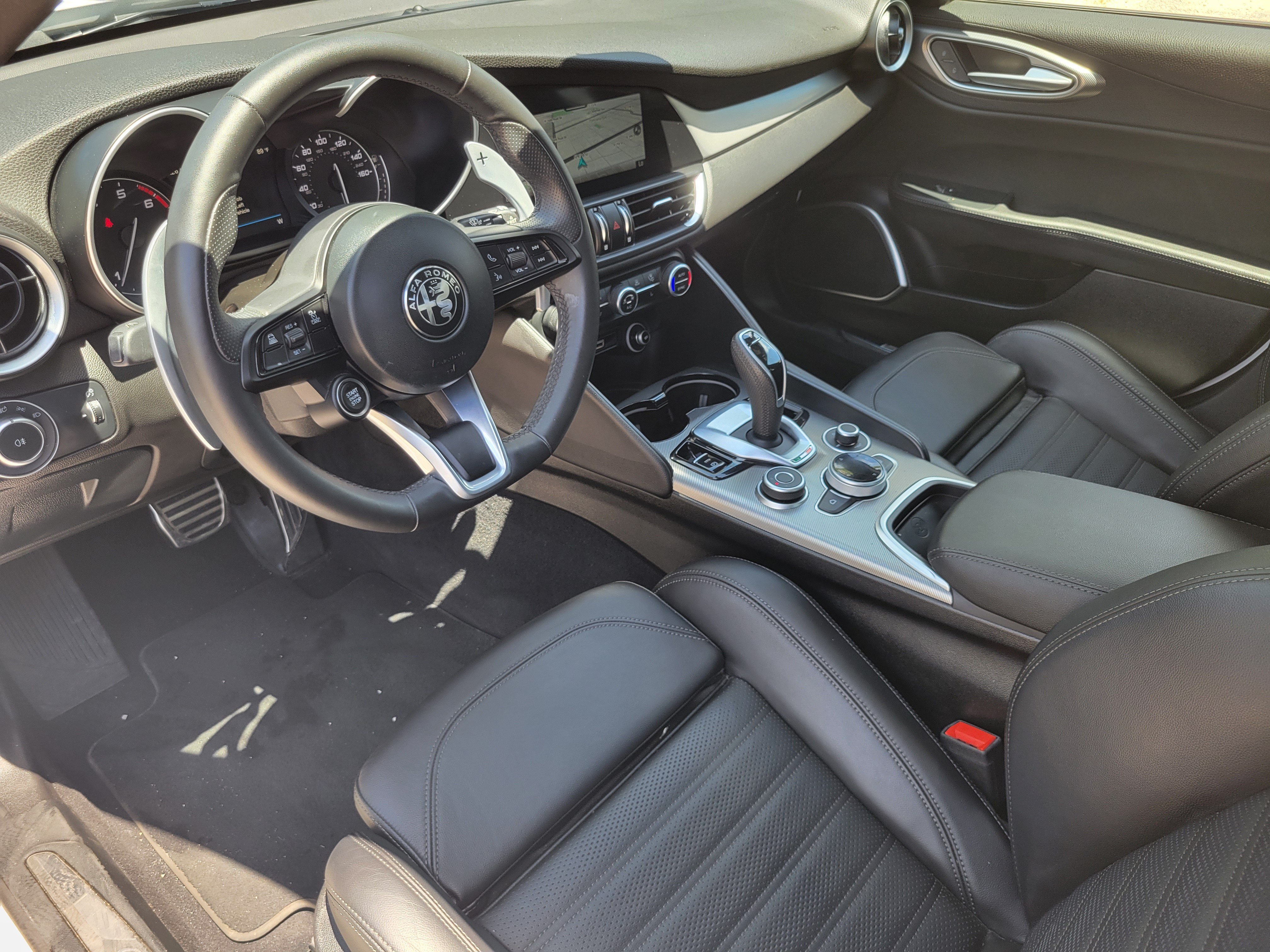Used 2023 Alfa Romeo Giulia Veloce AWD/4WD image 18