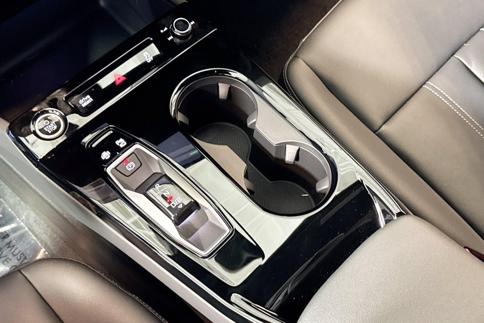 New 2027 Audi Q6 e-tron Premium AWD/4WD image 14