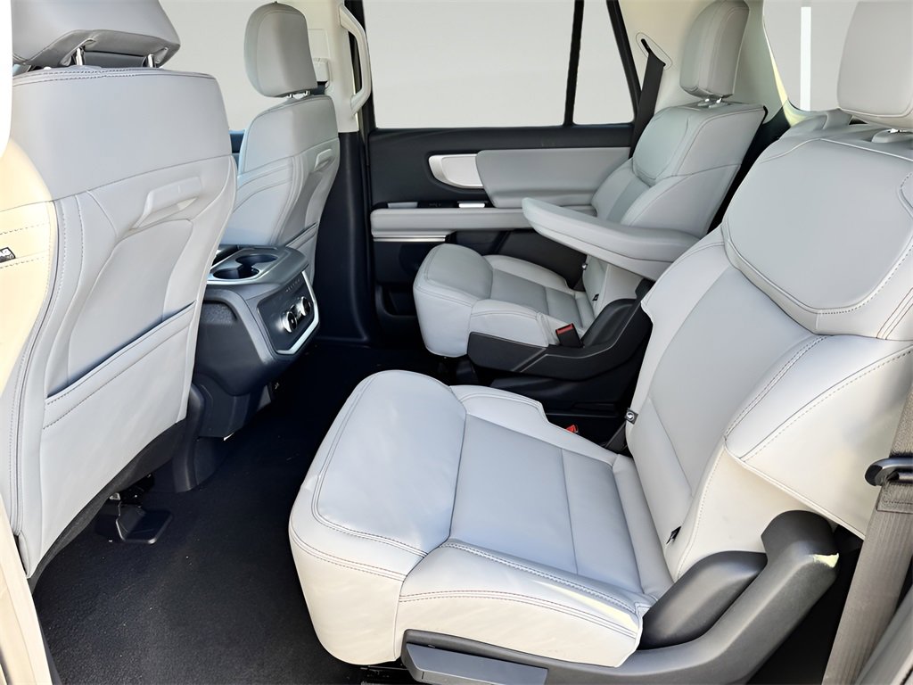 New 2025 Ford Expedition Max Active image 32