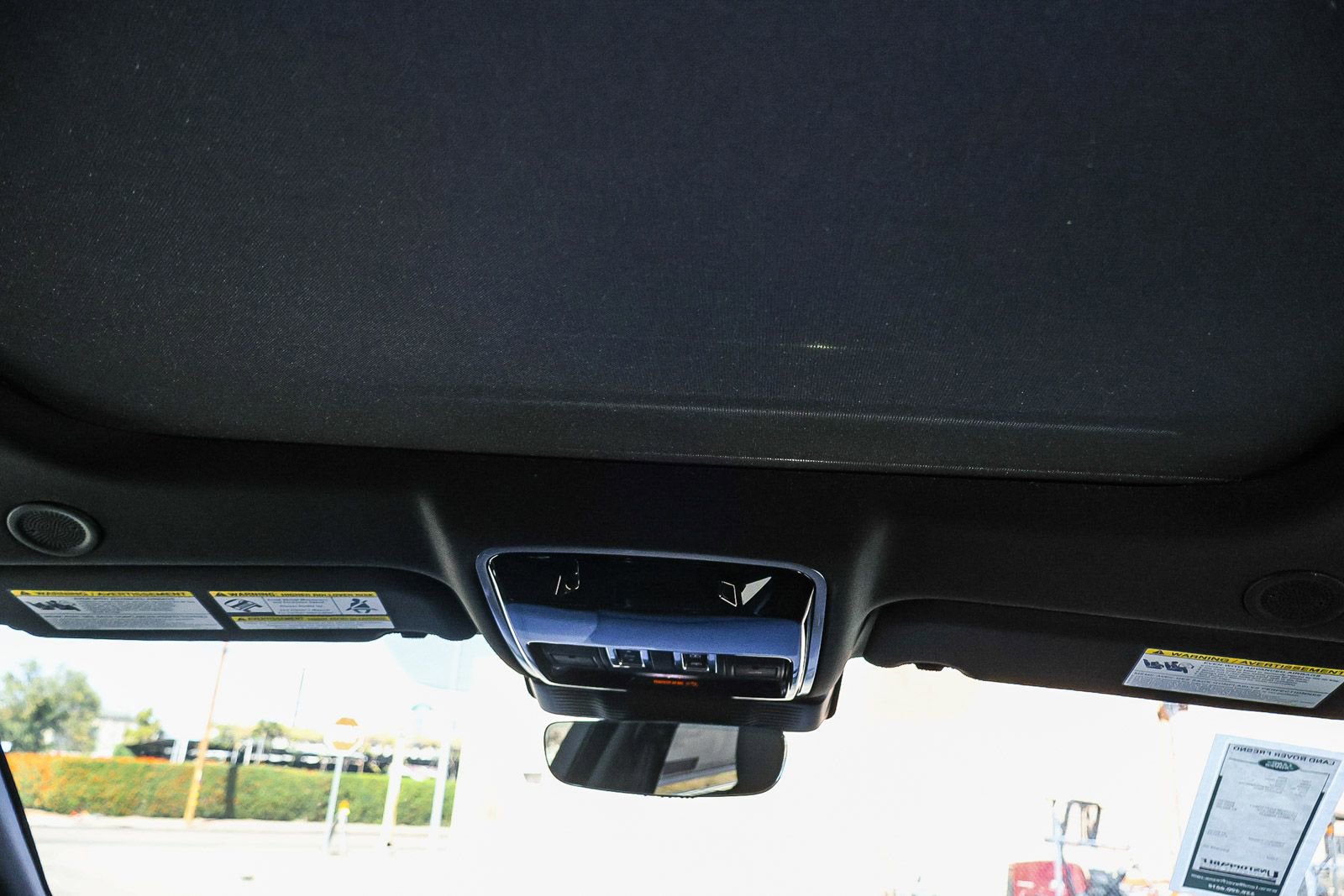 New 2026 Land Rover Range Rover Velar Dynamic SE image 24