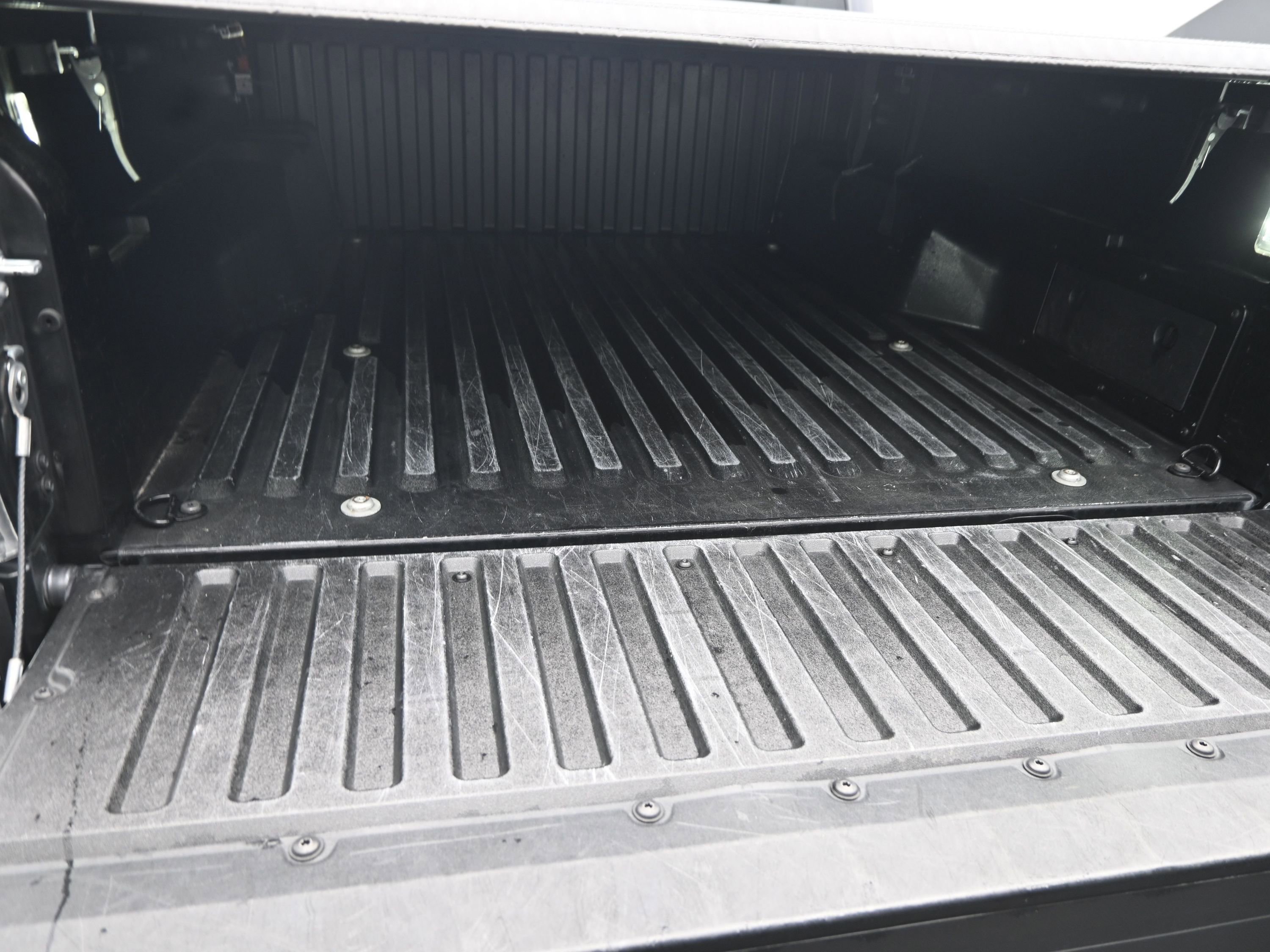 Used 2022 Toyota Tacoma SR5 w/ SR5 Appearance Package (SM) image 13