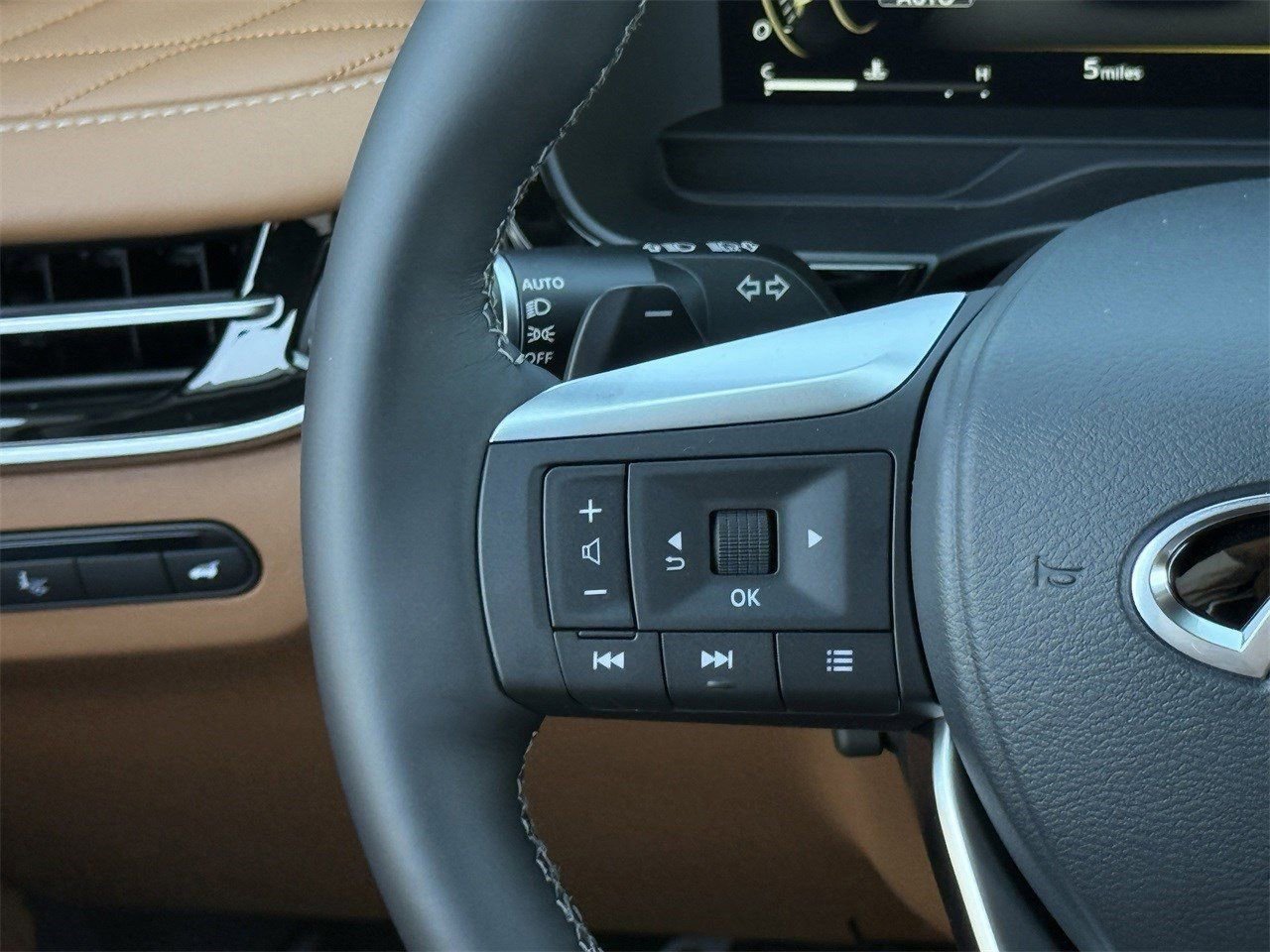 New 2026 INFINITI QX60 Autograph image 15