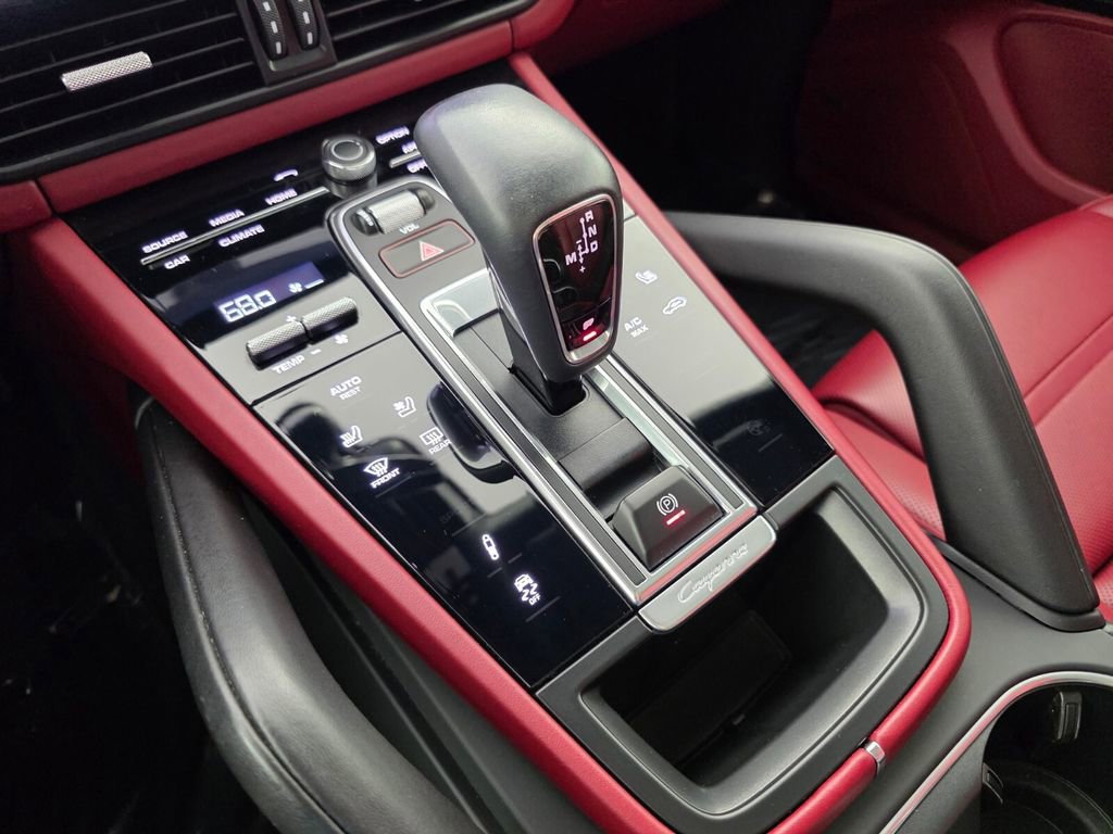 Used 2021 Porsche Cayenne Coupe AWD/4WD image 24