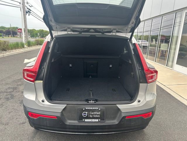 Certified 2025 Volvo XC40 B5 Plus AWD/4WD image 10