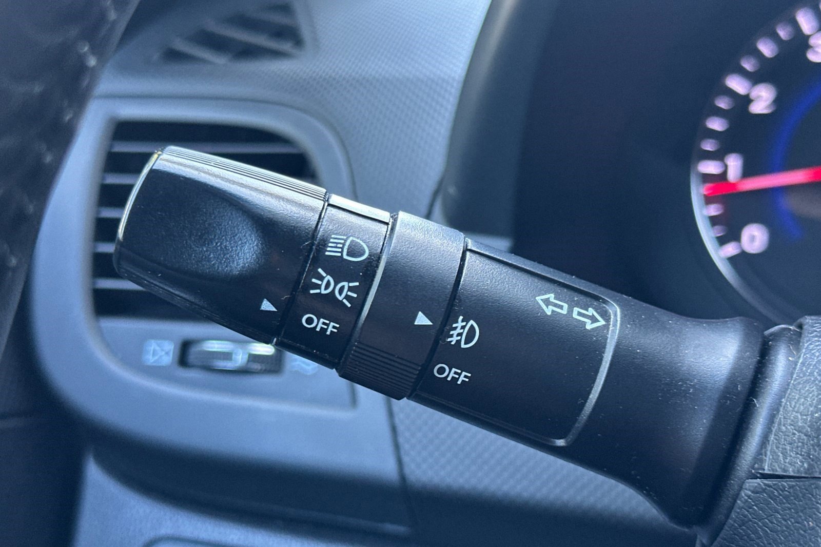 Used 2012 Hyundai Accent SE FWD image 28