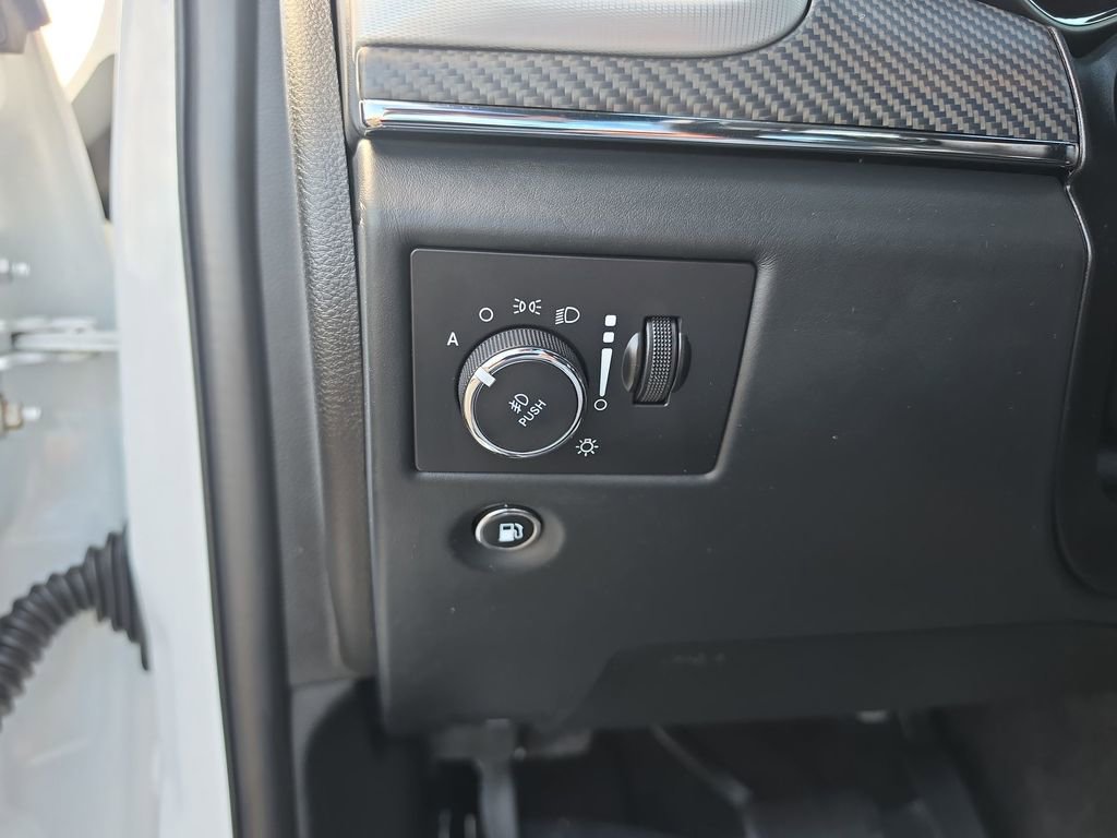 Used 2018 Jeep Grand Cherokee SRT image 21