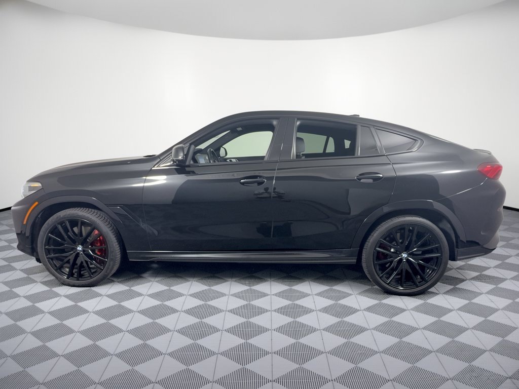 Used 2021 BMW X6 M50i AWD/4WD image 2