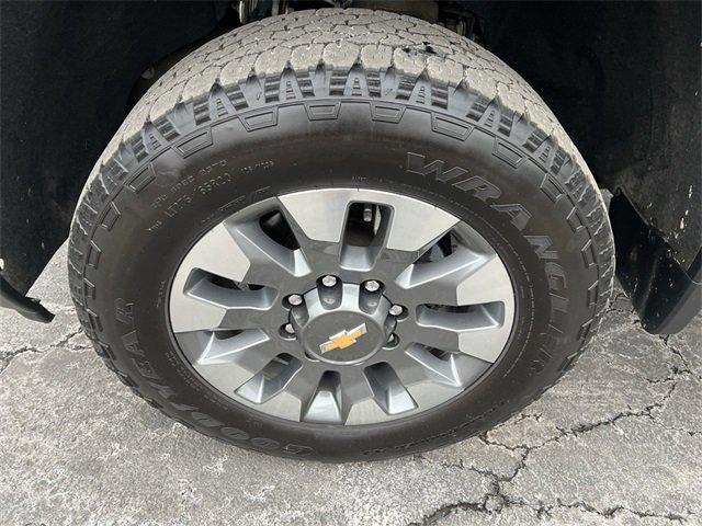Used 2024 Chevrolet Silverado 2500 Custom w/ Custom Value Package image 17