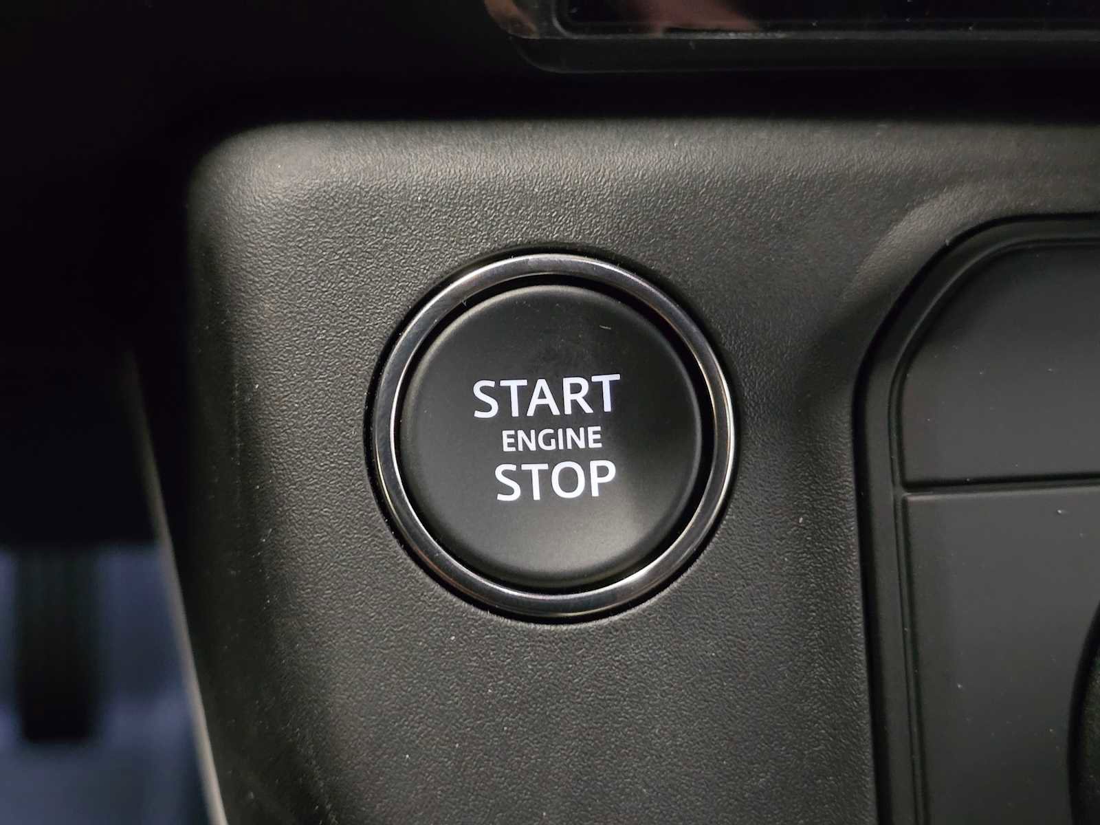 New 2026 Land Rover Defender 130 X-Dynamic SE image 34