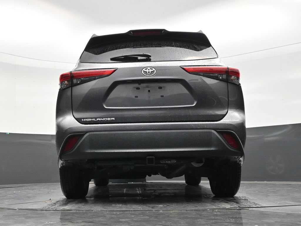 Used 2021 Toyota Highlander L FWD image 22