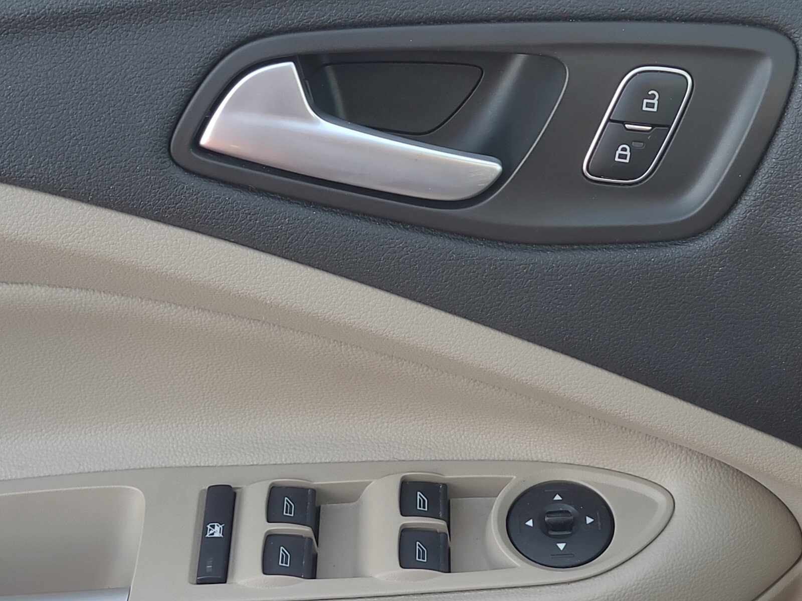 Used 2018 Ford Escape SEL image 25