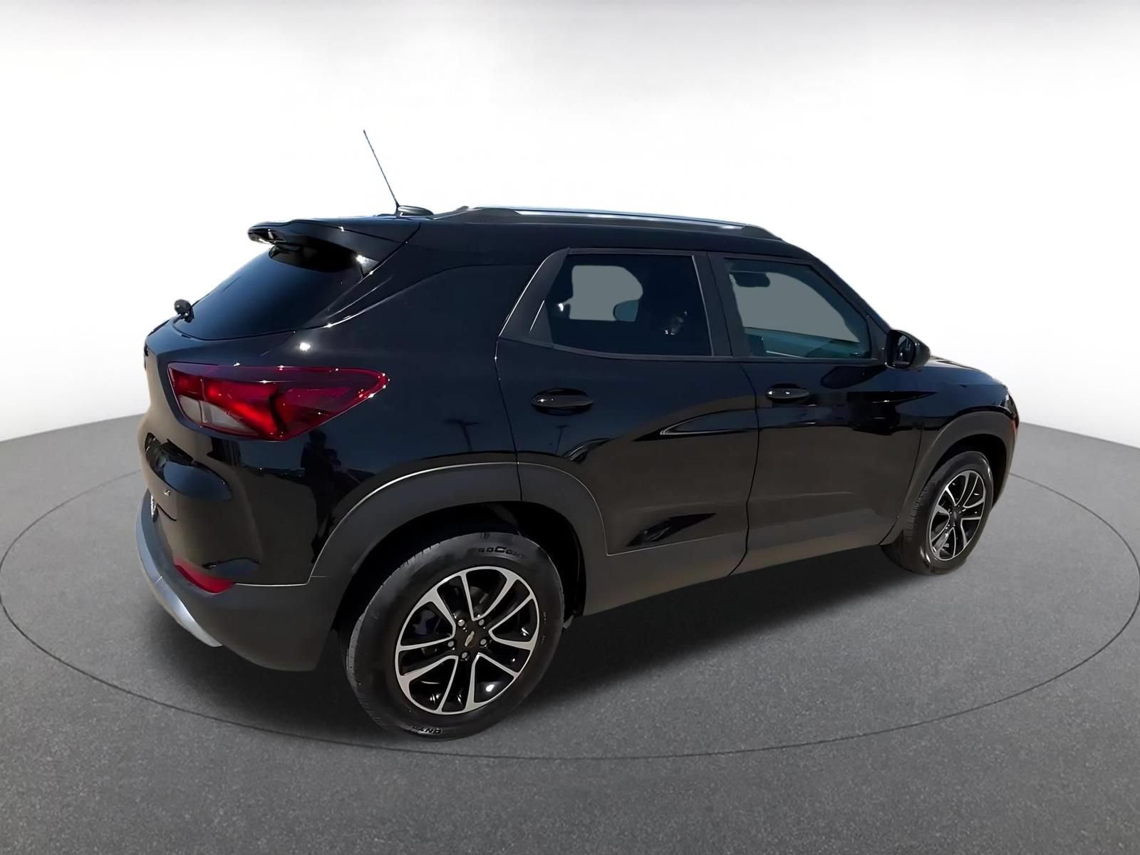 Used 2025 Chevrolet TrailBlazer LT FWD image 14