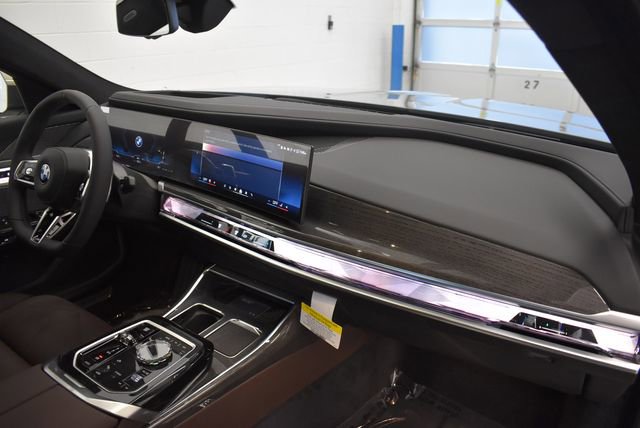 New 2026 BMW 740i xDrive w/ Premium Package AWD/4WD image 21