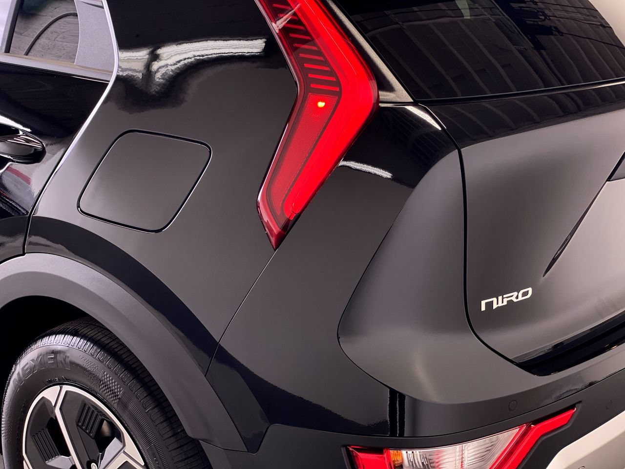 New 2026 Kia Niro EX FWD image 9