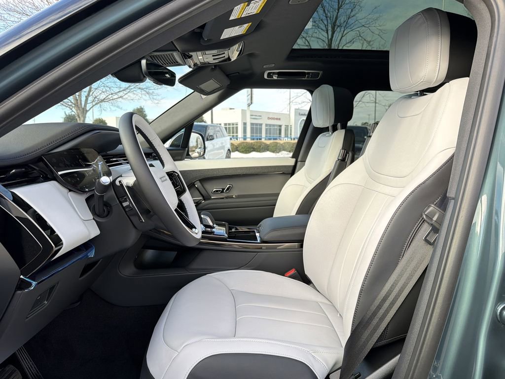 New 2026 Land Rover Range Rover Sport Dynamic SE image 3