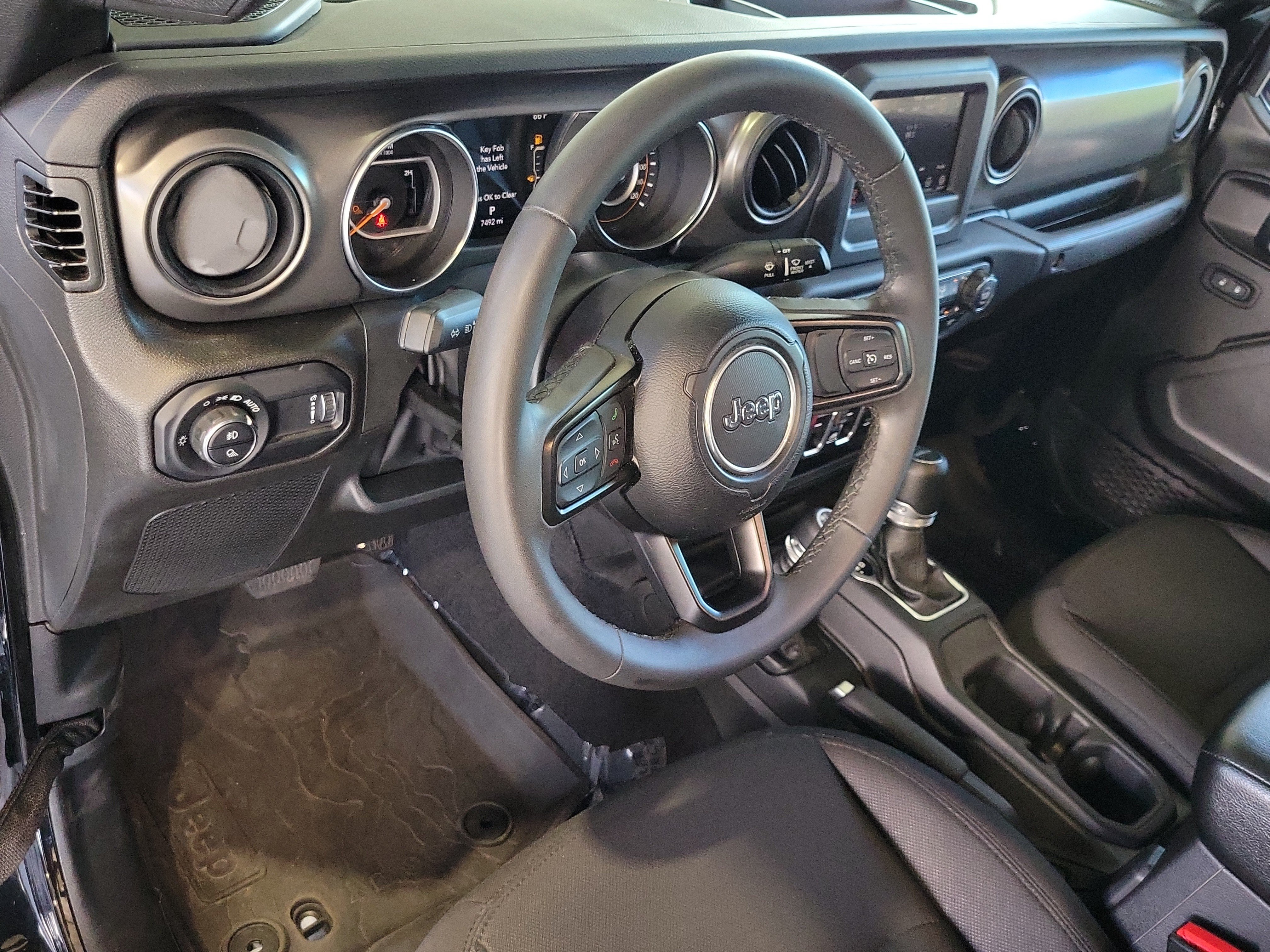 Certified 2023 Jeep Gladiator Sport AWD/4WD image 18