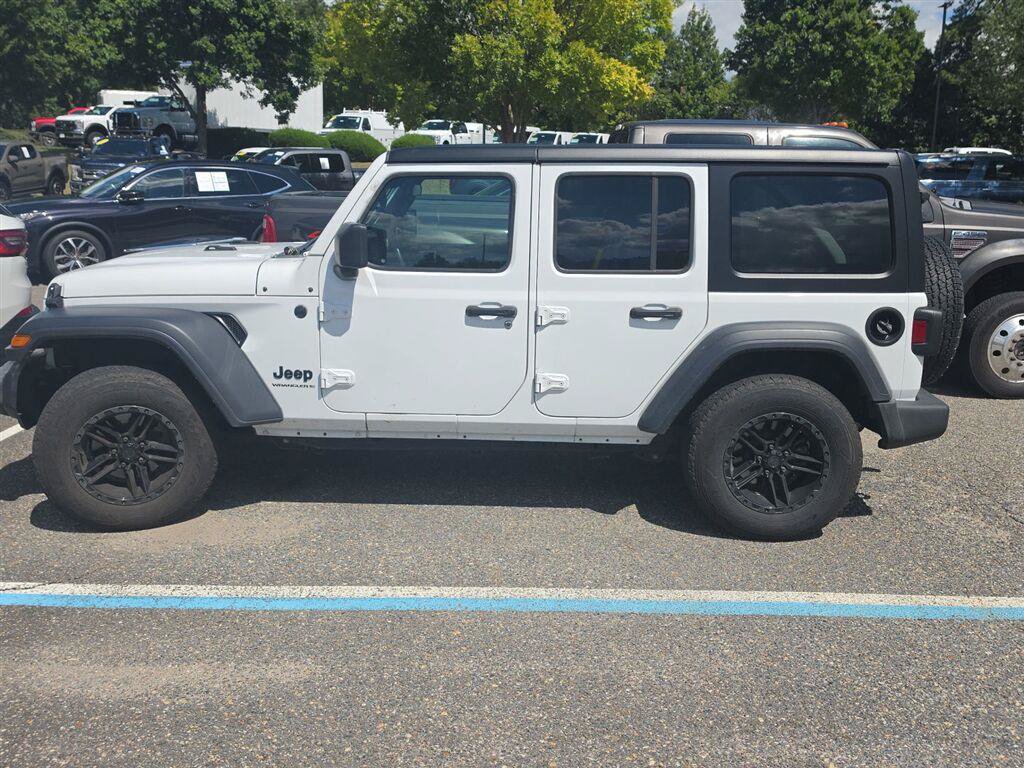 Used 2024 Jeep Wrangler Unlimited Sport AWD/4WD image 2