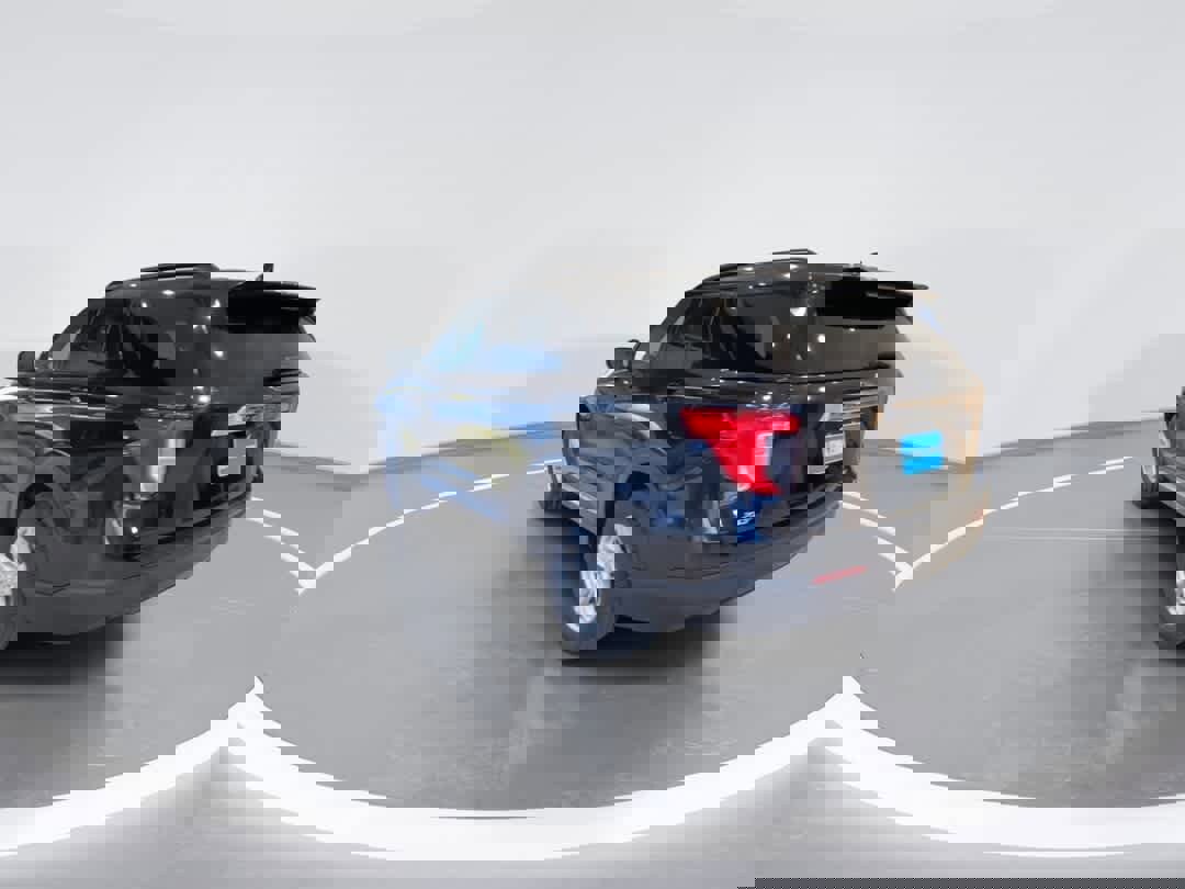 Used 2020 Ford Explorer XLT w/ Comfort Package image 6