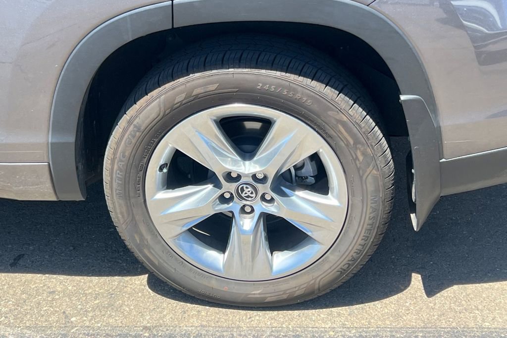 Certified 2019 Toyota Highlander Limited w/ Carpet Mat Package (TMS) AWD/4WD image 5