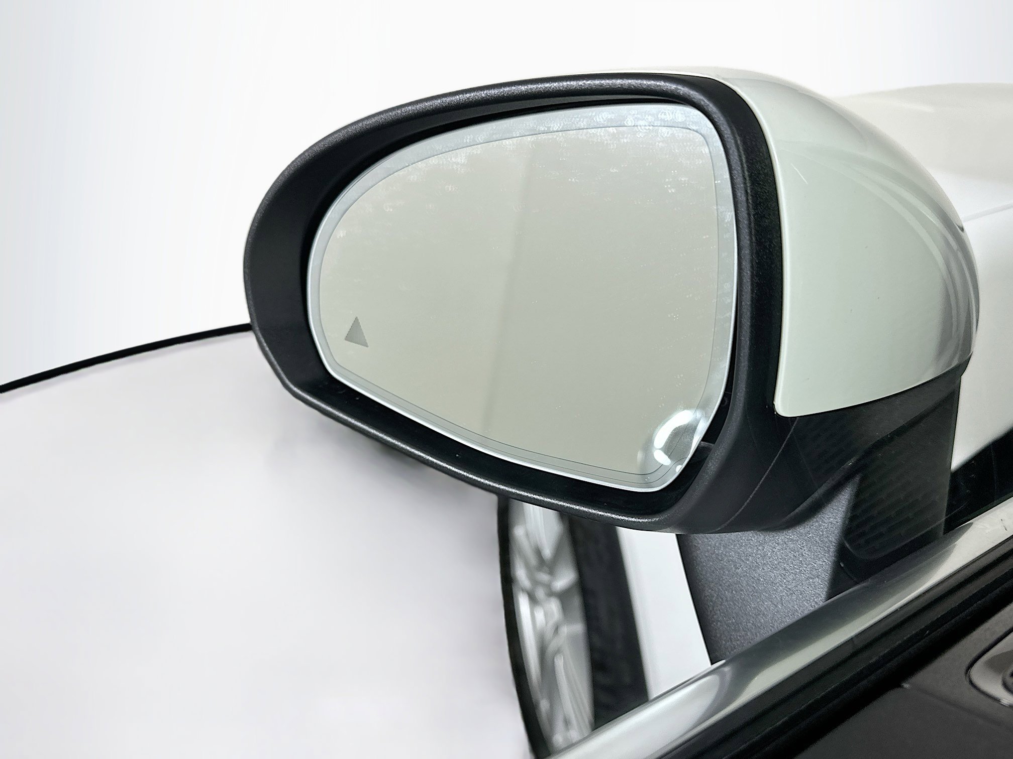 Used 2025 Mercedes-Benz GLC 300 image 16