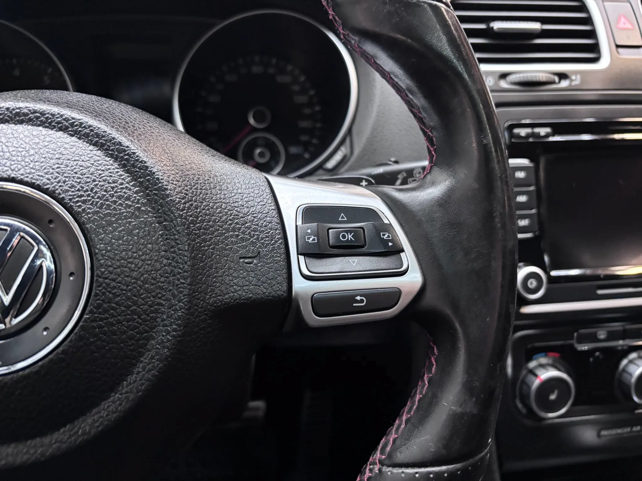 Used 2011 Volkswagen Golf 2-Door FWD image 15