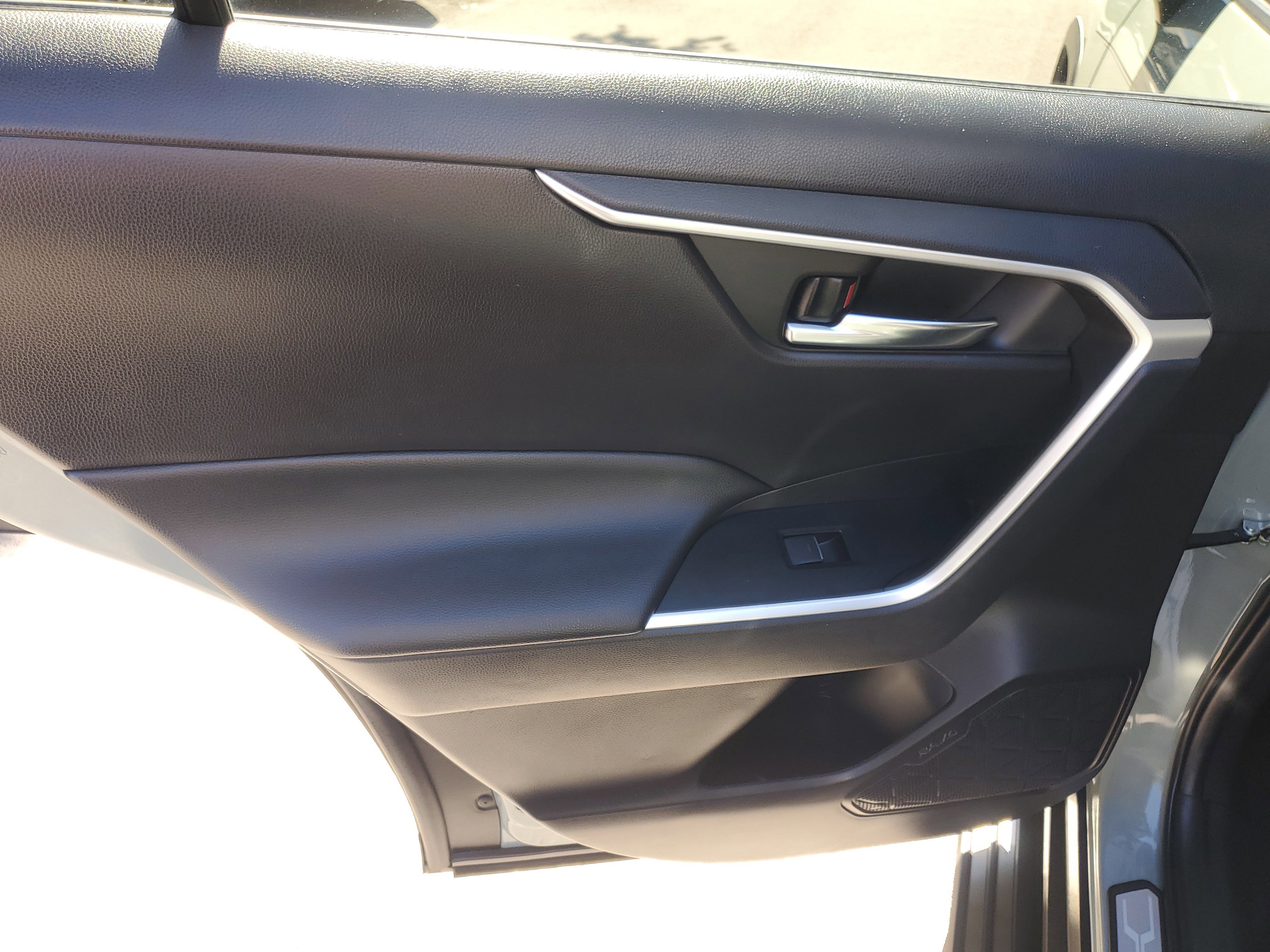 Used 2022 Toyota RAV4 XLE image 14