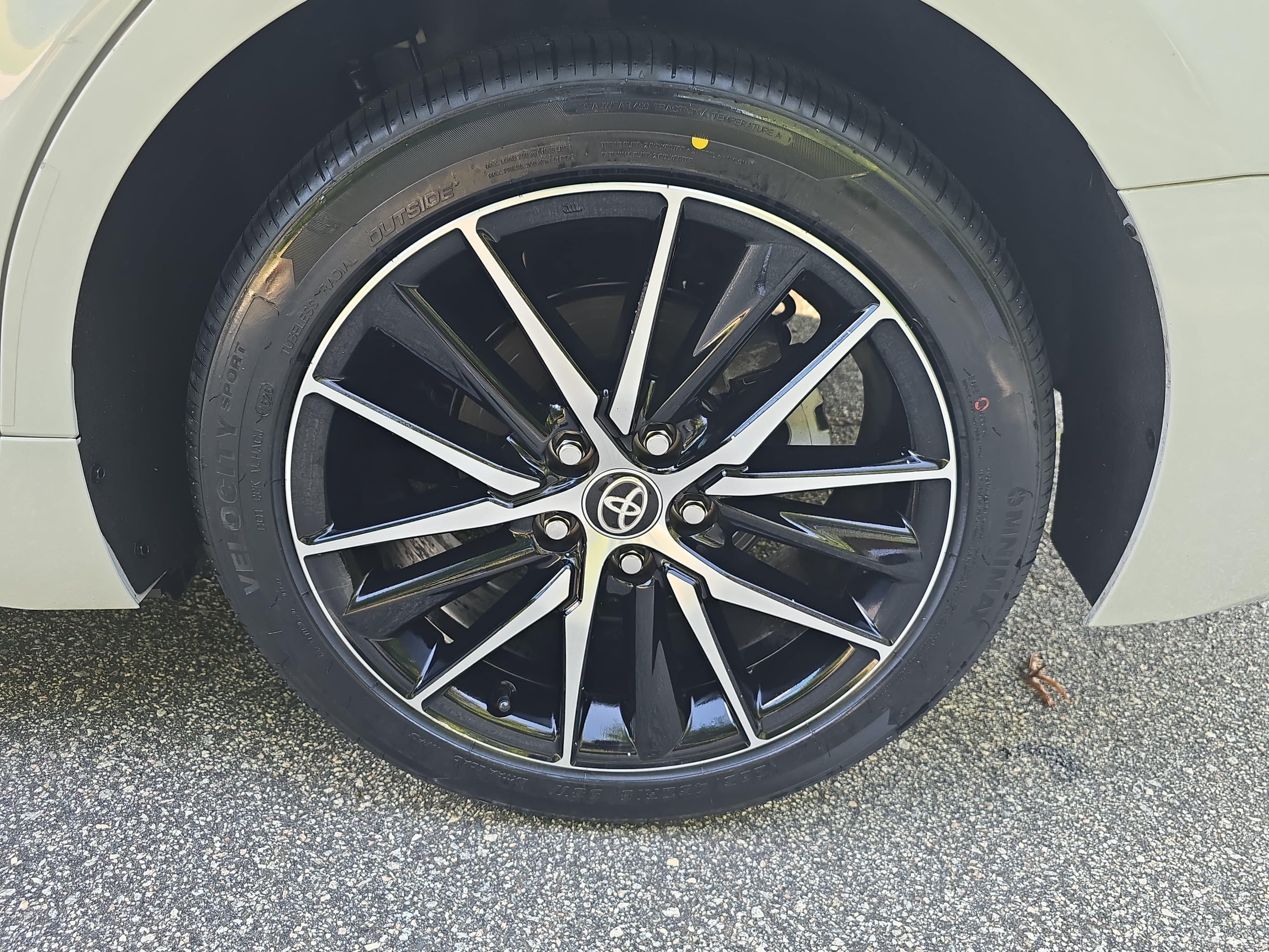 Used 2024 Toyota Camry SE FWD image 32