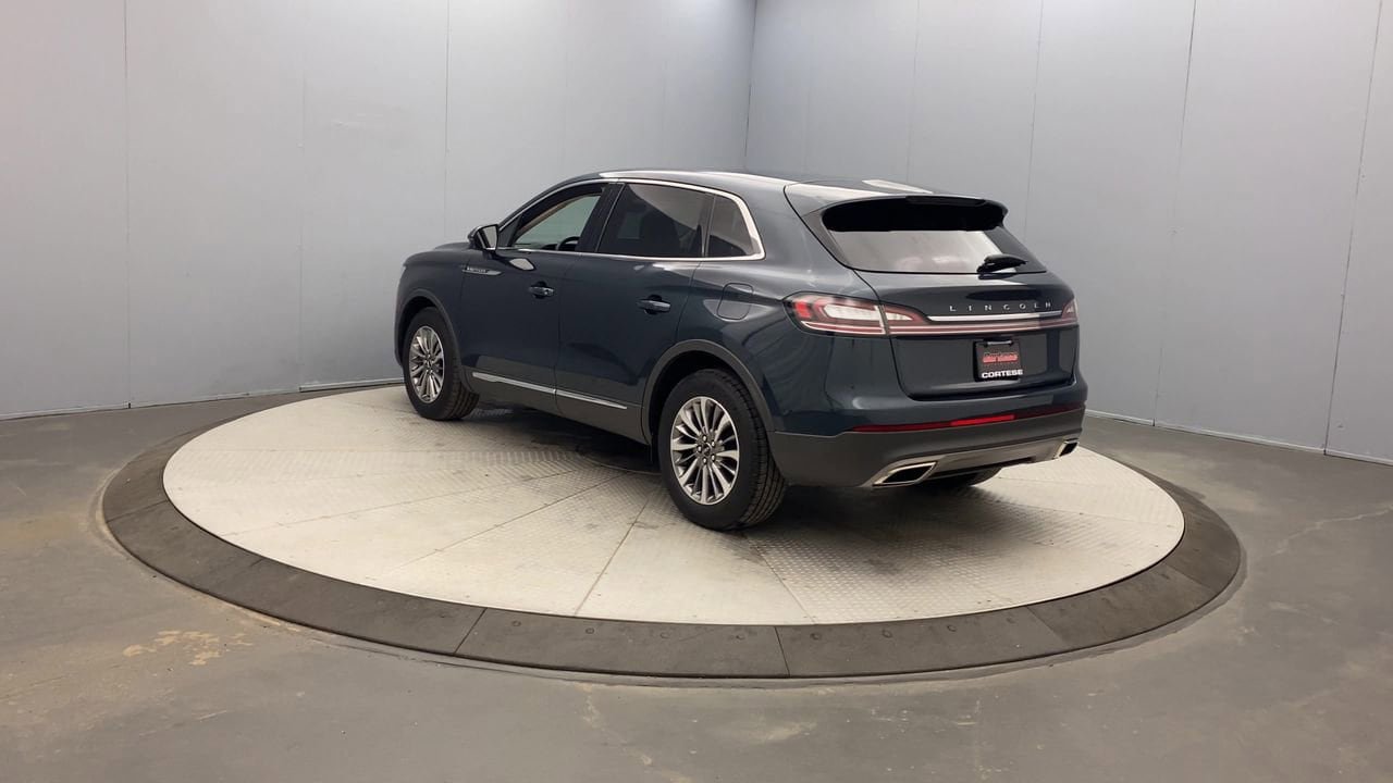 Used 2023 Lincoln Nautilus AWD w/ Premium Package image 3