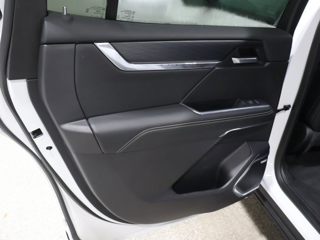 Used 2024 GMC Acadia Elevation image 19