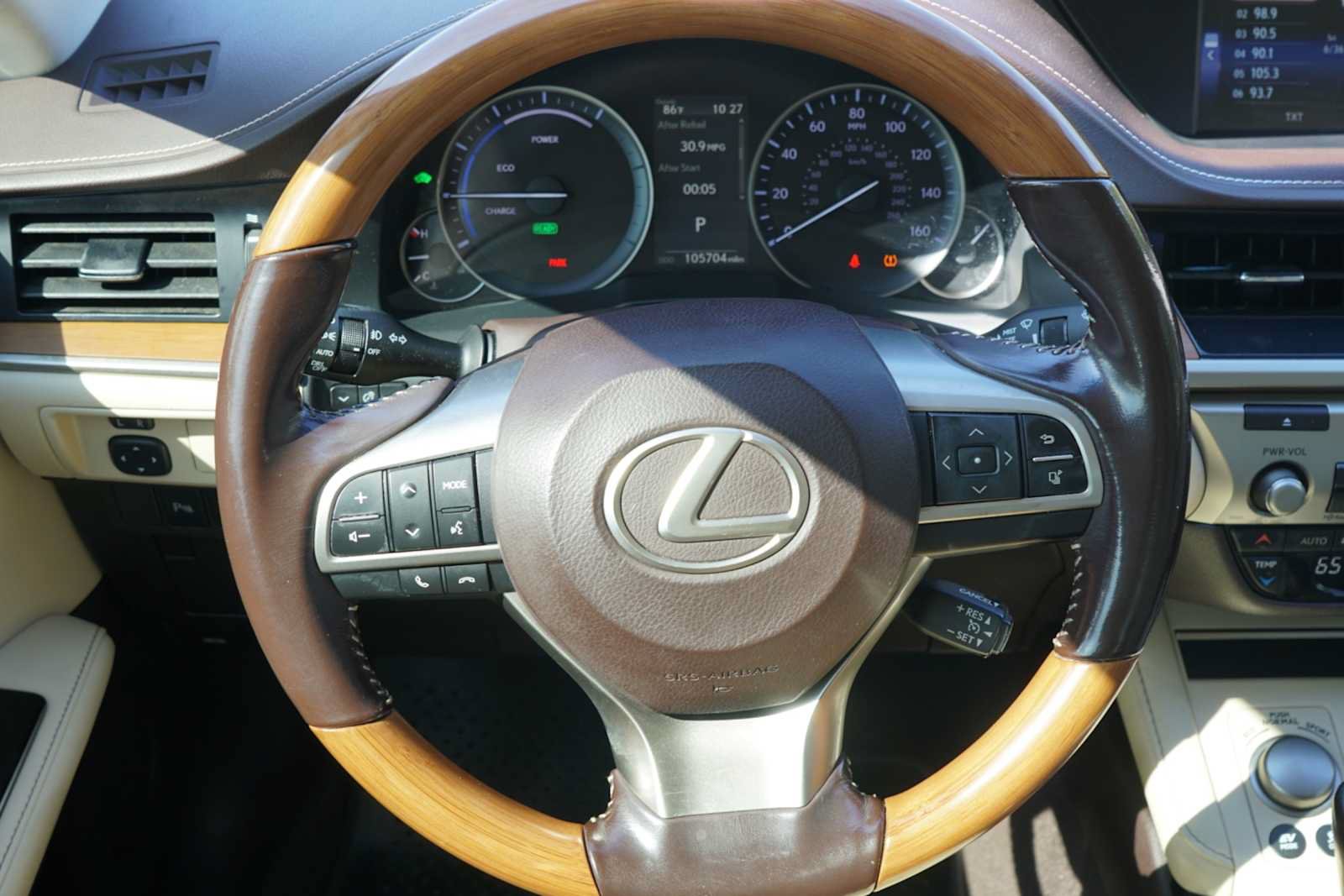 Used 2016 Lexus ES 300h w/ Premium Package w/Wood Trim FWD image 23