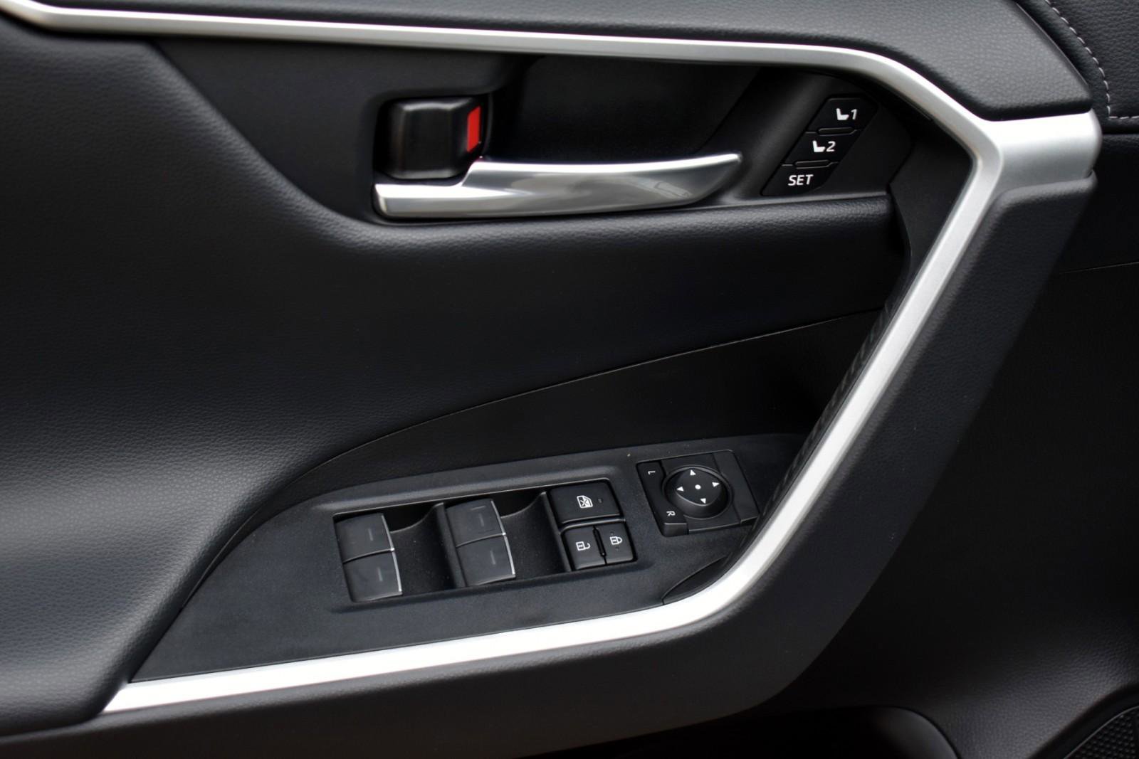 Used 2023 Toyota RAV4 Limited image 26