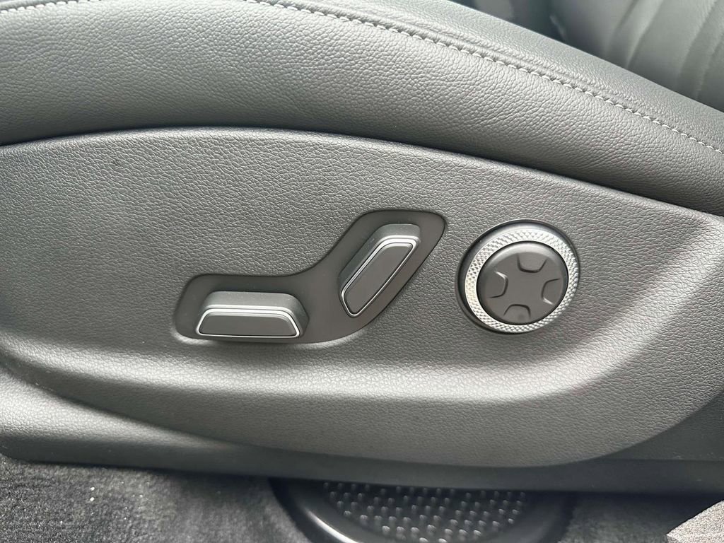 New 2025 Genesis GV80 2.5T image 15