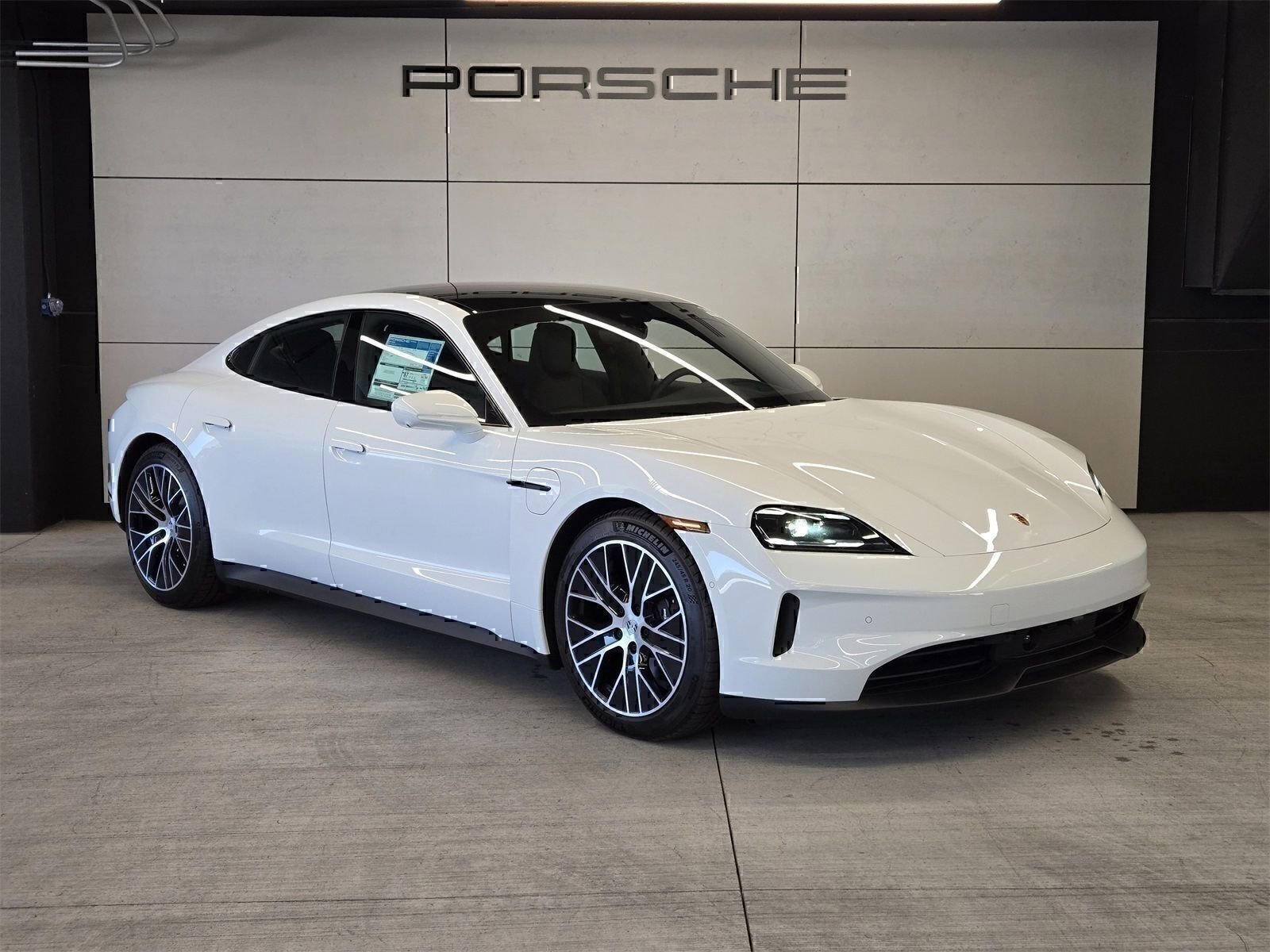 Used 2025 Porsche Taycan image 28